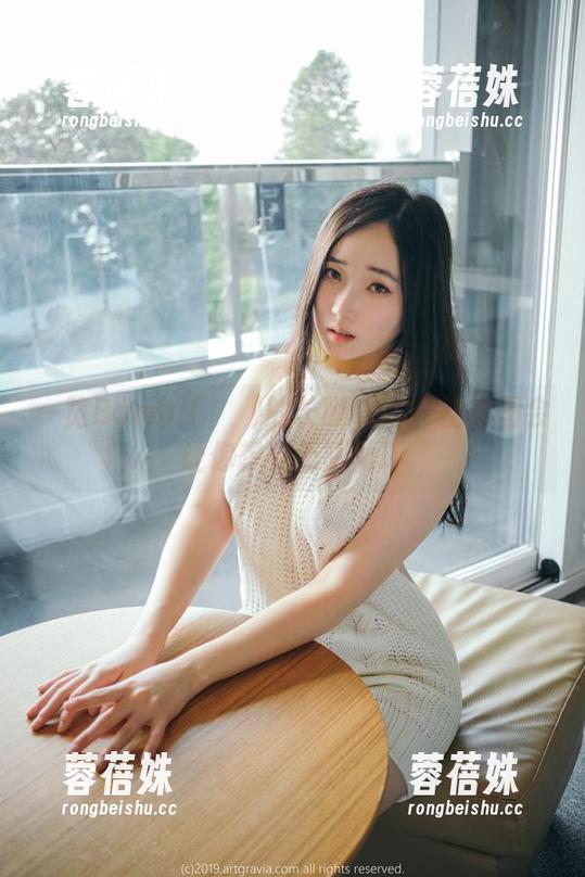 一览Bambi(밤비)的长腿COS：这套图会让你想要无限循环