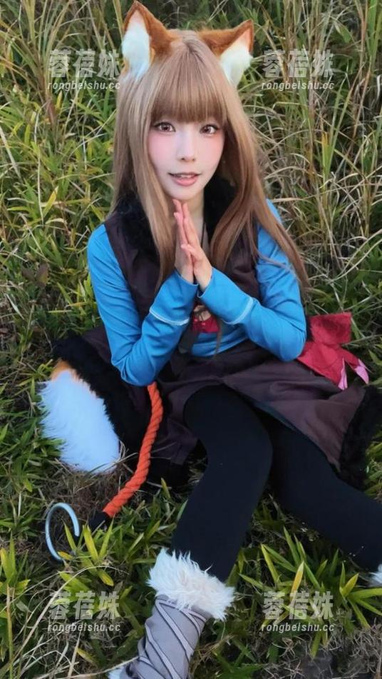 美到窒息！ElyEE子在制服中的高清时刻，快来瞧瞧～