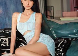 Feilin嗲囡囡 – SiByl李思宁最新美脚原图，分享她“脚下的世界”，每一步都像在走天梯，太绝了吧！