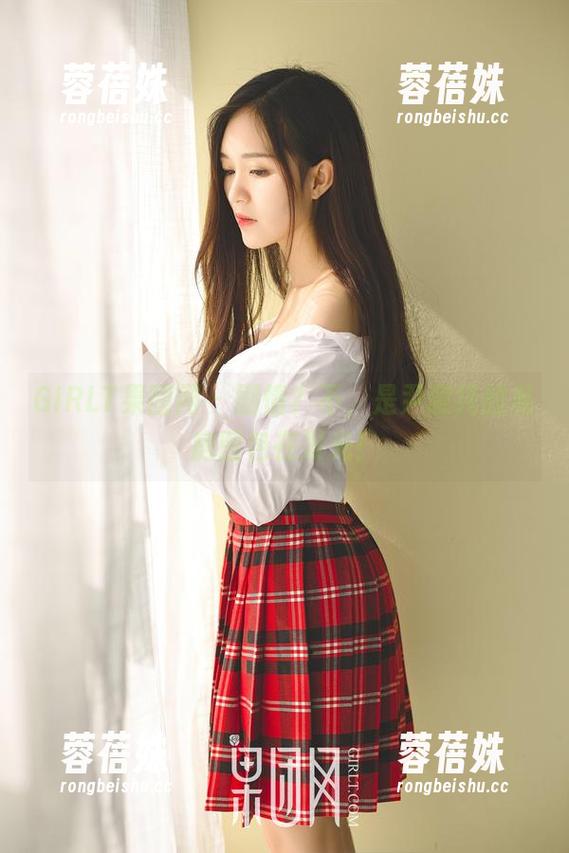 GIRLT果团网 - 剧情？不，是尹意纯的私房图包在发光！