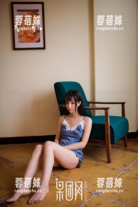 GIRLT果团网 - 酸酱兔黑丝美图：一个瞬间撞击全世界，分享一下我的小骄傲。