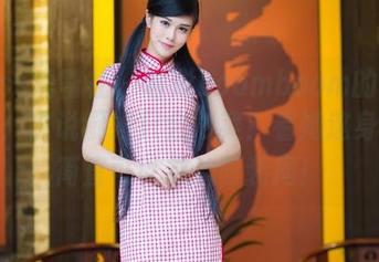 IMiss爱蜜社 – 若彤boomboom的私房美图：谁说厨娘只会炒菜？看她这身姿，简直可以参加时装周！
