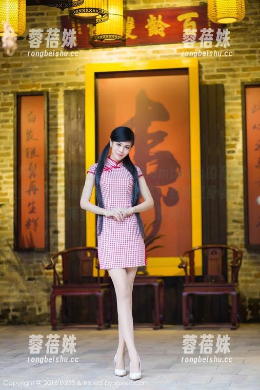IMiss爱蜜社 - 若彤boomboom的私房美图：谁说厨娘只会炒菜？看她这身姿，简直可以参加时装周！