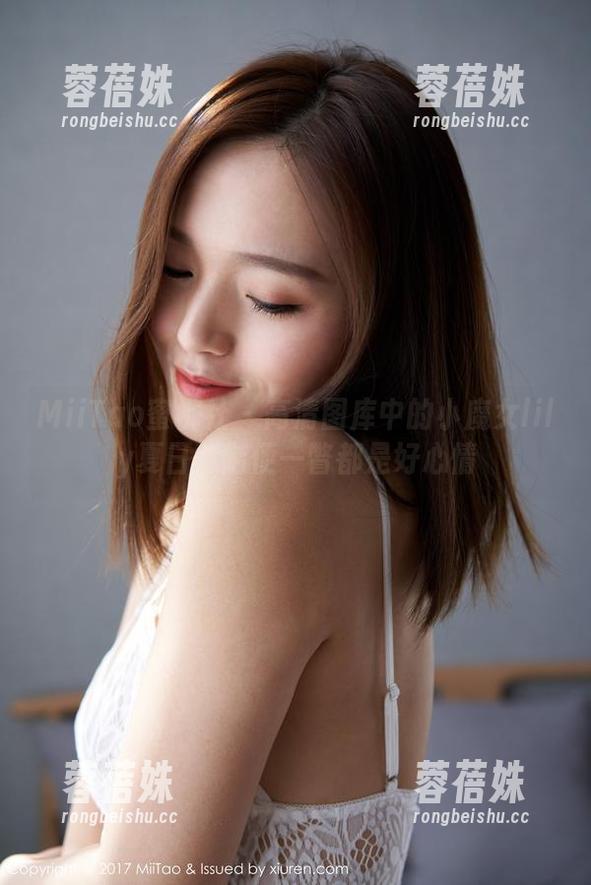 MiiTao蜜桃社 - 高清图库中的小魔女lily夏日，随便一瞥都是好心情