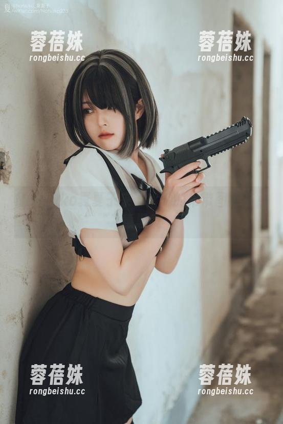 Natsuko夏夏子来了！她的吊带图库有点意思哦