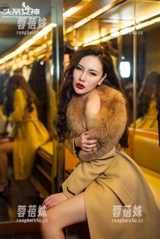 TouTiao头条女神 - 想看松果儿的剧情？套图下载等着你，来吧，别害羞！