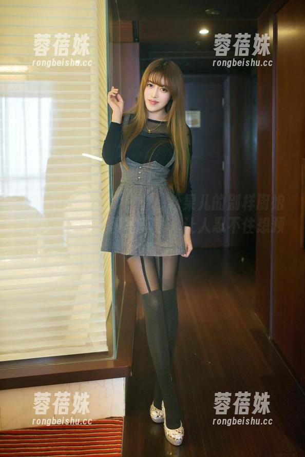 TuiGirl推女郎 - 看！松果儿的别样厨娘人生：一组原图写真集，让人忍不住想预约晚餐