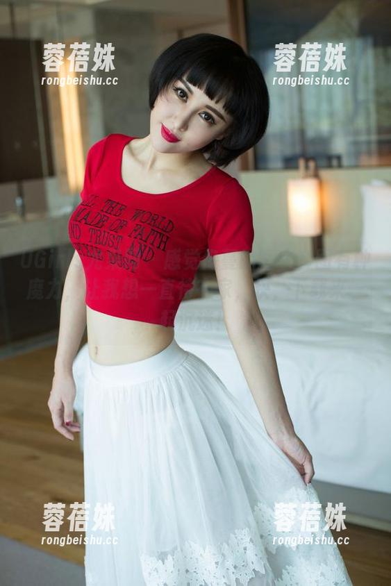 UGirls尤果网 - 感觉佟蔓的睡衣套图有种魔力，让我想一直待在家，快，下载来一起沉迷！