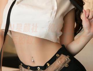 XINGYAN星颜社 – 精选美图：佟蔓baby眼镜背后的故事，光靠脸可不够哟！