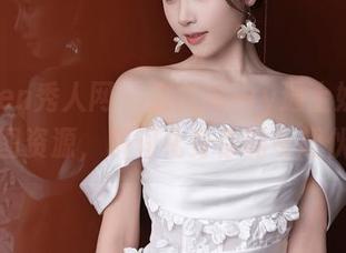 Xiuren秀人网 – 当九尾Ivy遇上奶牛：原图资源，瞬间化身你的奇趣伙伴