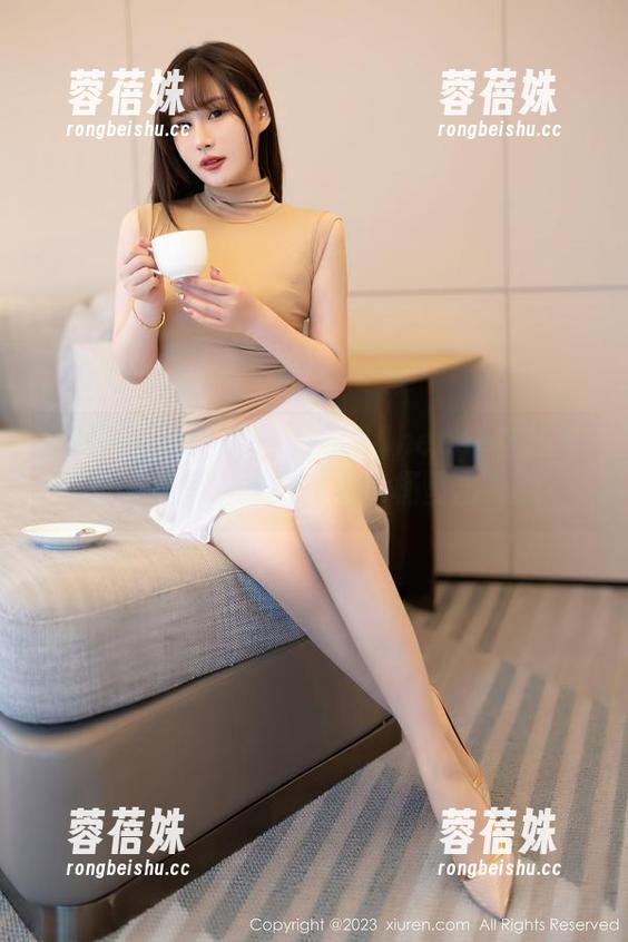 Xiuren秀人网 - 妙可可Cheese在线写真，油亮得像刚从油漆桶里出来的