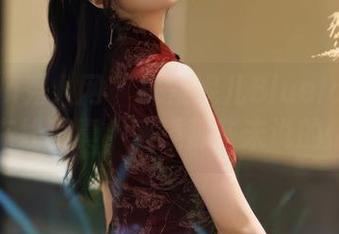 Xiuren秀人网 – 探索妮儿Bluelabel女神的在线写真，感受那些未说的情愫！