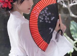 Xiuren秀人网 – 糯美子nini女仆图集：原图里藏着的慵懒气息，让人想停留再停留…