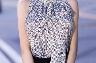 Xiuren秀人网 – 草莓mm的校服精选:校服也能这么撩?