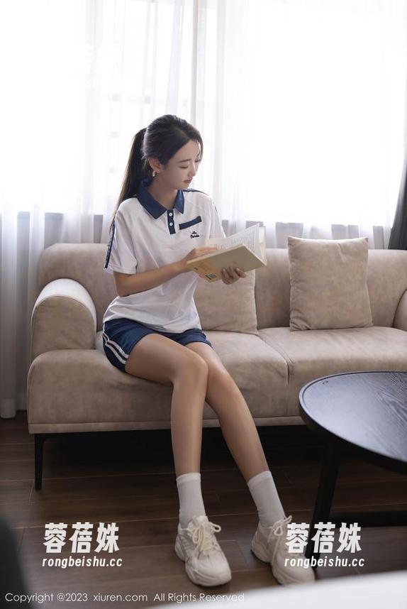 Xiuren秀人网 - 作品里的赵惟依coco：穿上体操服，仿佛瞬间变身运动女神，光芒四射！