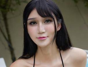 YouWu尤物馆 – 看！艾小青穿着连体衣的私拍，原图真是不能直视！