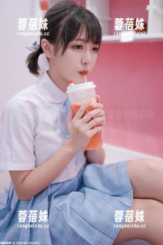 分享lovely呆玄运动套图：看着她的姿势，我忽然觉得自己也转身就能飞！
