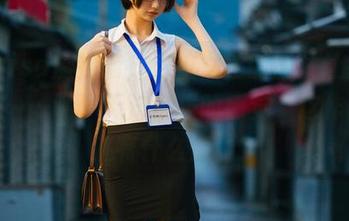 nagisa魔物喵，这位女王的图片让我想到了……呃，无法自拔的感觉，这作品到底有什么魔力？