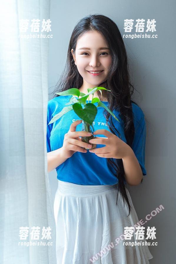 partycat轰趴猫 - 这一刻，梦心玥的牛仔裤让人忘却无圣光，美图宛如现实的梦境。