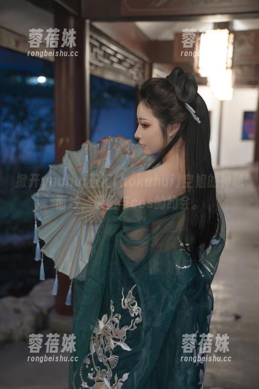 掀开yuuhui玉汇(kokuhui)空姐的神秘面纱，原图与cos的约会。