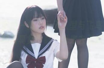 蔚蓝档案的一角,三无人型与飞鸟马时女警的写真集下载,我来去无踪!