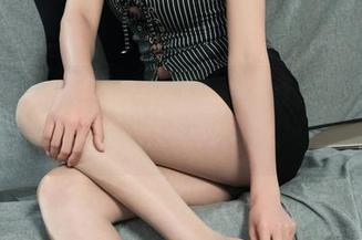 丽柜 – 凉儿的新写真集，枷锁到底有多吸引人？打个分！