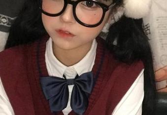 佳佳酱ovo的自拍图册，高清得让人觉得她不止是博主，简直是艺术家！