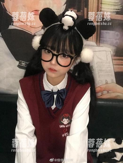 佳佳酱ovo的自拍图册，高清得让人觉得她不止是博主，简直是艺术家！