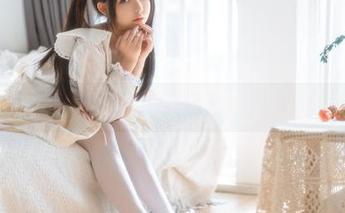 修女也有春天!六味帝皇酱的高清写真,简直就是禁忌性的美!
