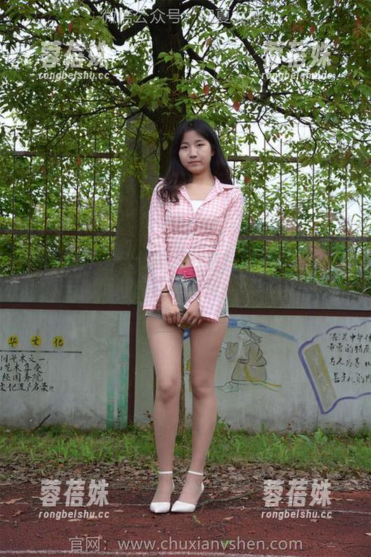 初夏女神 - 依依图集：白色M码秋季连衣裙与高跟鞋的微妙碰撞，谁能看懂？