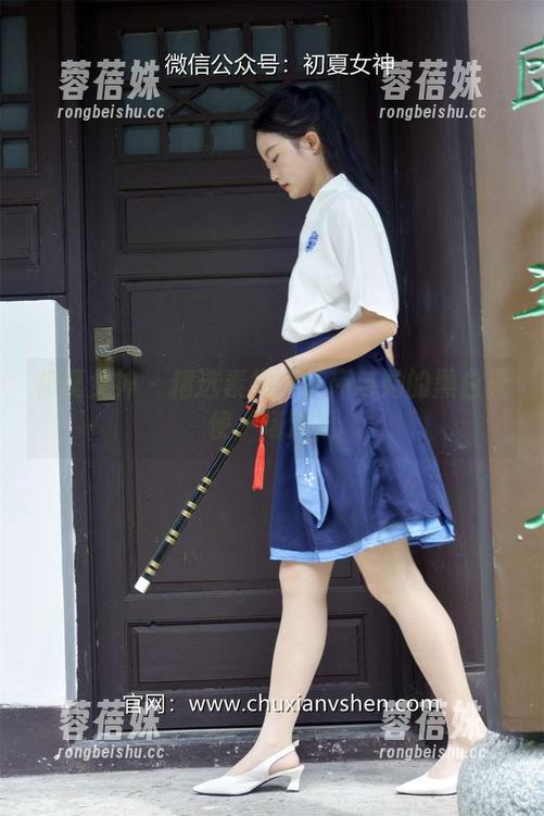 初夏女神-环环 初夏女神 - 精选素描:环环与她的黑白天使一场游戏