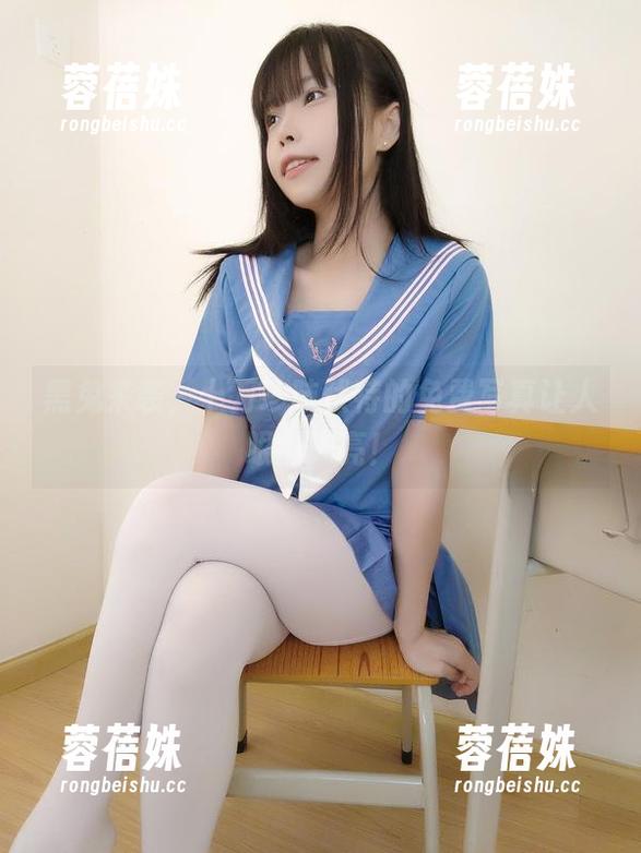 黑兔来袭，十万珍吱伏特的免费写真让人眼前一亮！