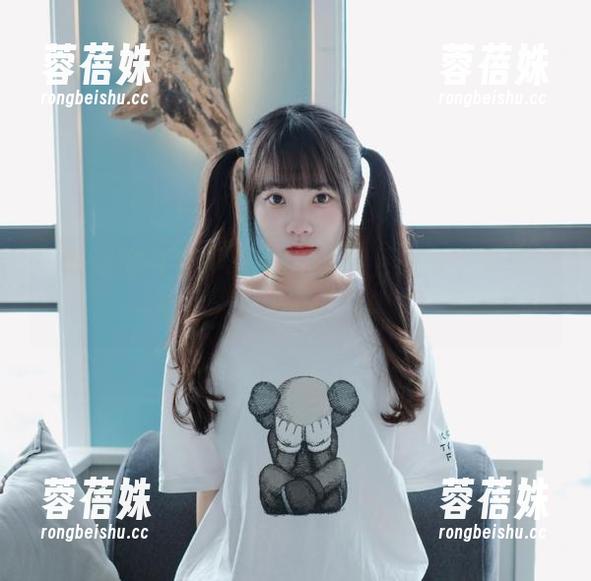 一瞬间被可可小白兔的电车上女高中生作品迷住，资源真的有魔力！