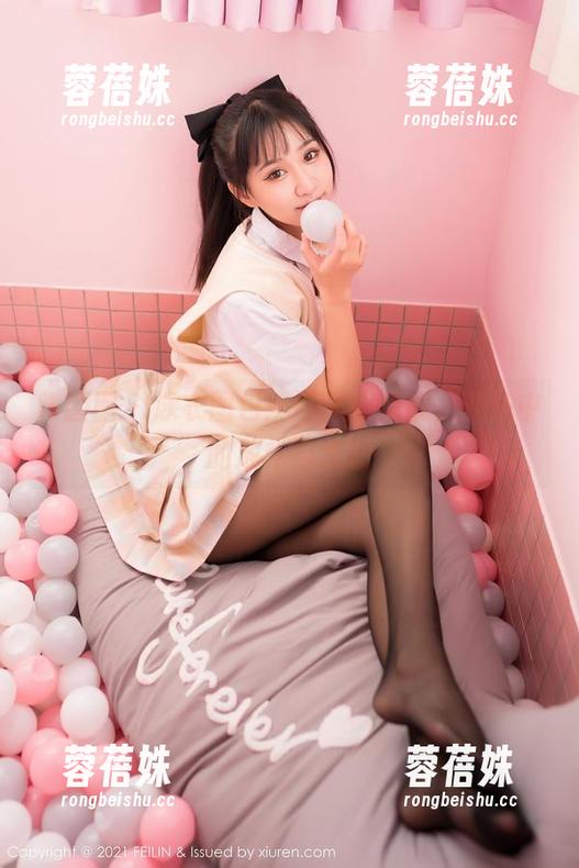 嗲囡囡 - 泳衣图包：还是陈梵妮，意外中的放松与欢愉