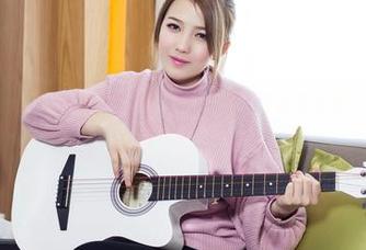 头条女神 – 乔安JK图集，简单却好像藏着很多故事，让人忍不住想窥探！
