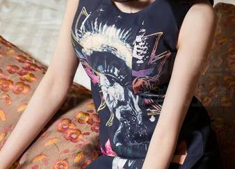 头条女神 – 果儿Victoria的灰丝写真，下载离不开，一不小心就上瘾！