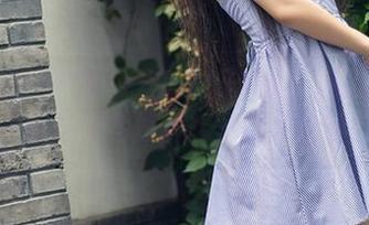 头条女神 – 办公室的玄子私拍：就这气氛，感觉连老板都想多待几分钟！