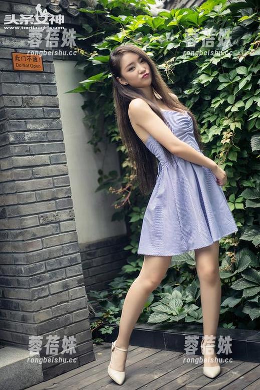 头条女神 - 办公室的玄子私拍：就这气氛，感觉连老板都想多待几分钟！