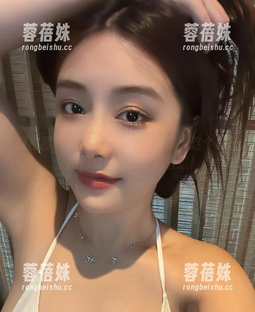 微密圈 - 奶雯的夏日私拍合集：这个夏天，我们就要‘热’闹着过！