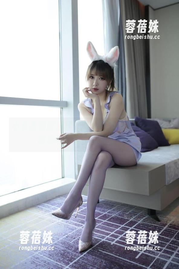 小女巫露娜短裙分享：在图集中找到生活的趣味，真是难得的快乐！