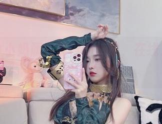 跟随小小奶瓶儿夏日的步伐,在线发掘潜藏的资源之美!
