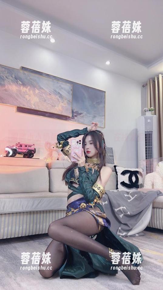 跟随小小奶瓶儿夏日的步伐，在线发掘潜藏的资源之美！