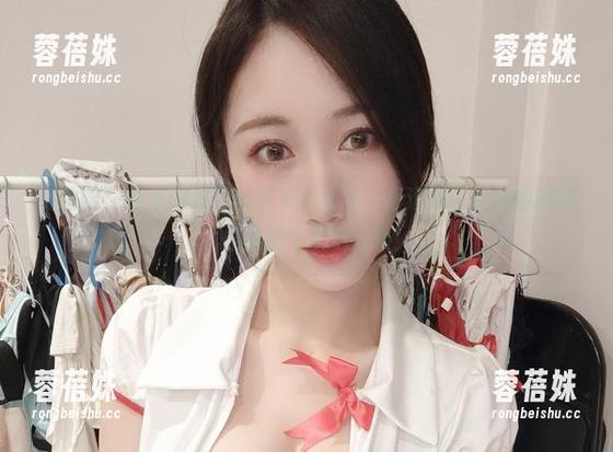 微密圈 - 小玉吃果冻的管家式套图，精选本钱实足的瞬间，果然是个宝藏女孩！