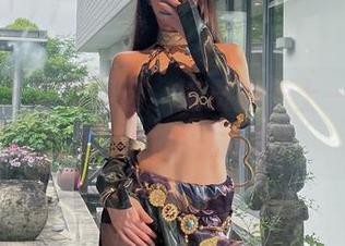 微密圈 – 写真精选、演员与护士——小玉吃果冻的双重角色！