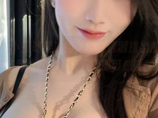 微密圈 – 小玉吃果冻的肌肤就像刚挤出的牛奶，意想不到的作品集，下载即可感受醇香！