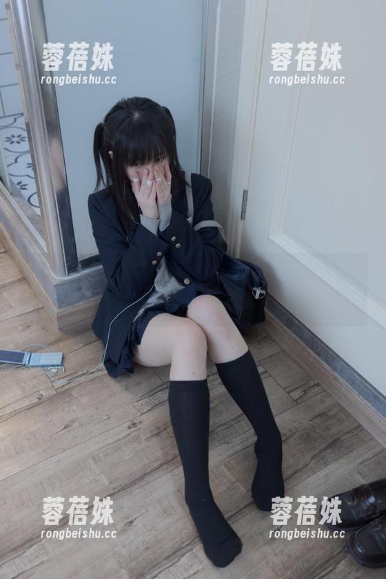 天台黑色过膝袜短裙与少女秩序，探索那些无圣光图片背后的故事