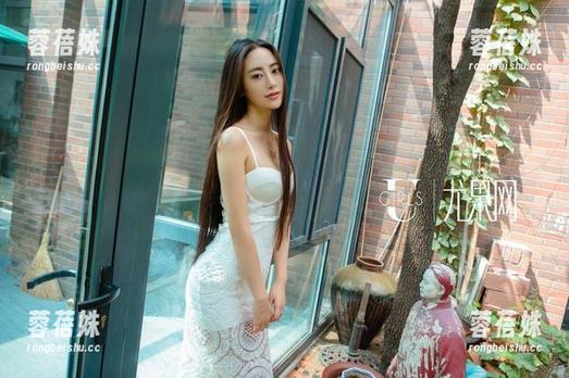 尤果网 - 颜美汐最新作品分享：你见过这样的空姐吗？