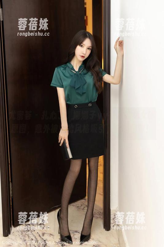 尤蜜荟 - 扎心了，娜娜子yy在线的兔女郎原图，意外被她的风格吸引，真的很赞！