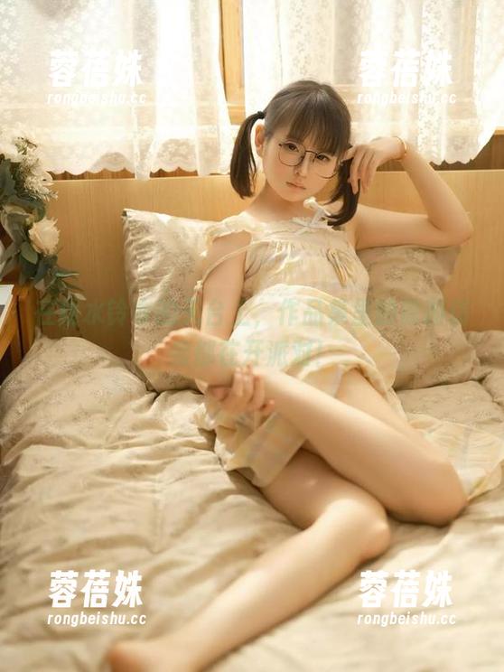 在幼水铃衣的天台上，作品集里的原图仿佛都在开派对！