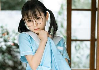 在幼水铃衣的女友合集里：图片诉说了那些不敢说的话